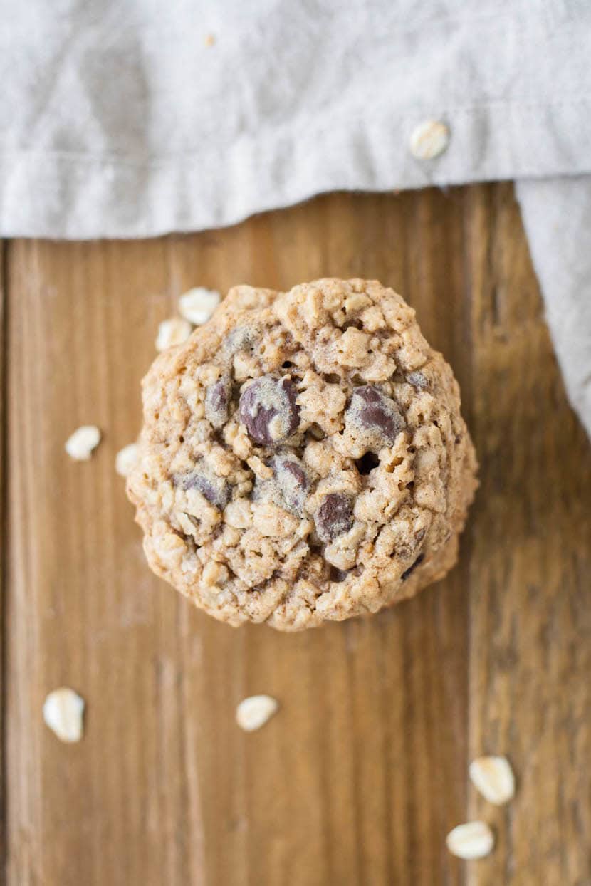 The BEST soft and chewy oatmeal chocolate chip cookies. | livforcake.com Oatmeal chocolate chip cookies top down,