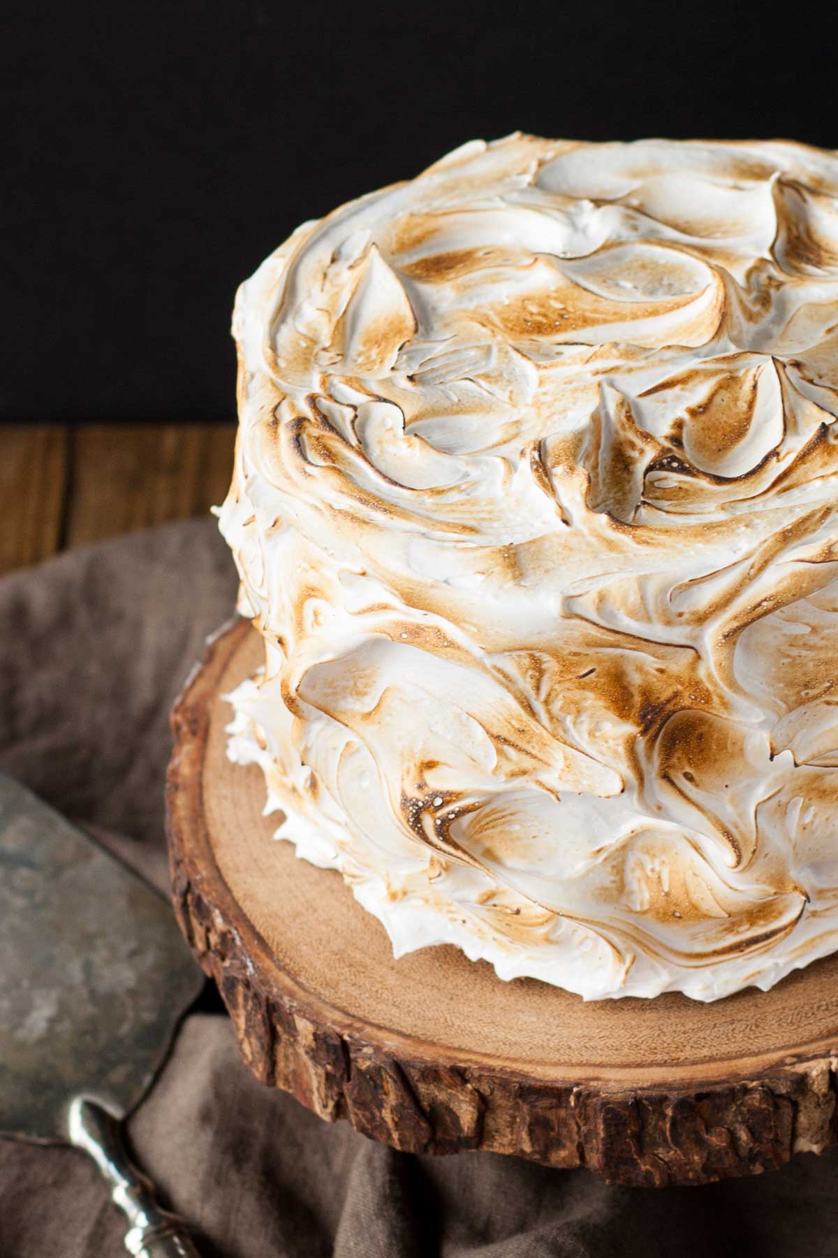 Angled shot of the frosting on the top of the cake.